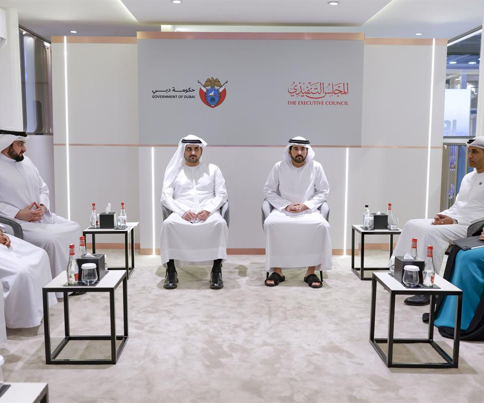 Sheikh Hamdan News - Hamdan bin Mohammed chairs Executive Council meeting at the Arabian Travel Market exhibition