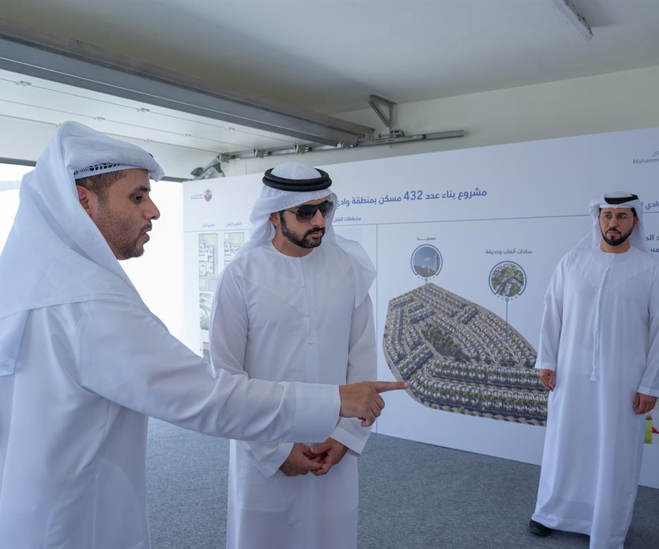 Sheikh Hamdan News - Hamdan bin Mohammed inspects Wadi Al-Amardi housing project