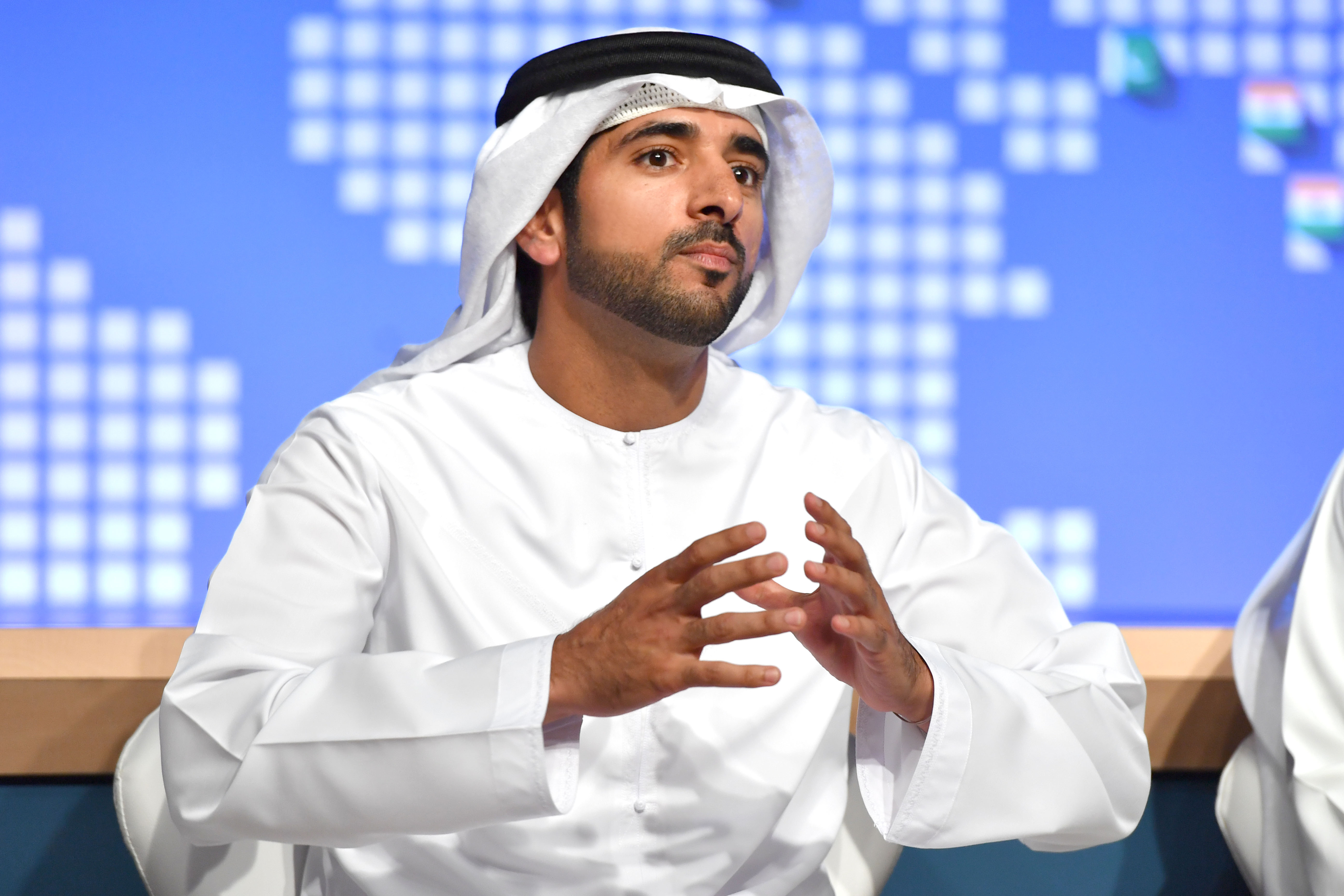 Hamdan bin Mohammed announces winners of Smart Government Award