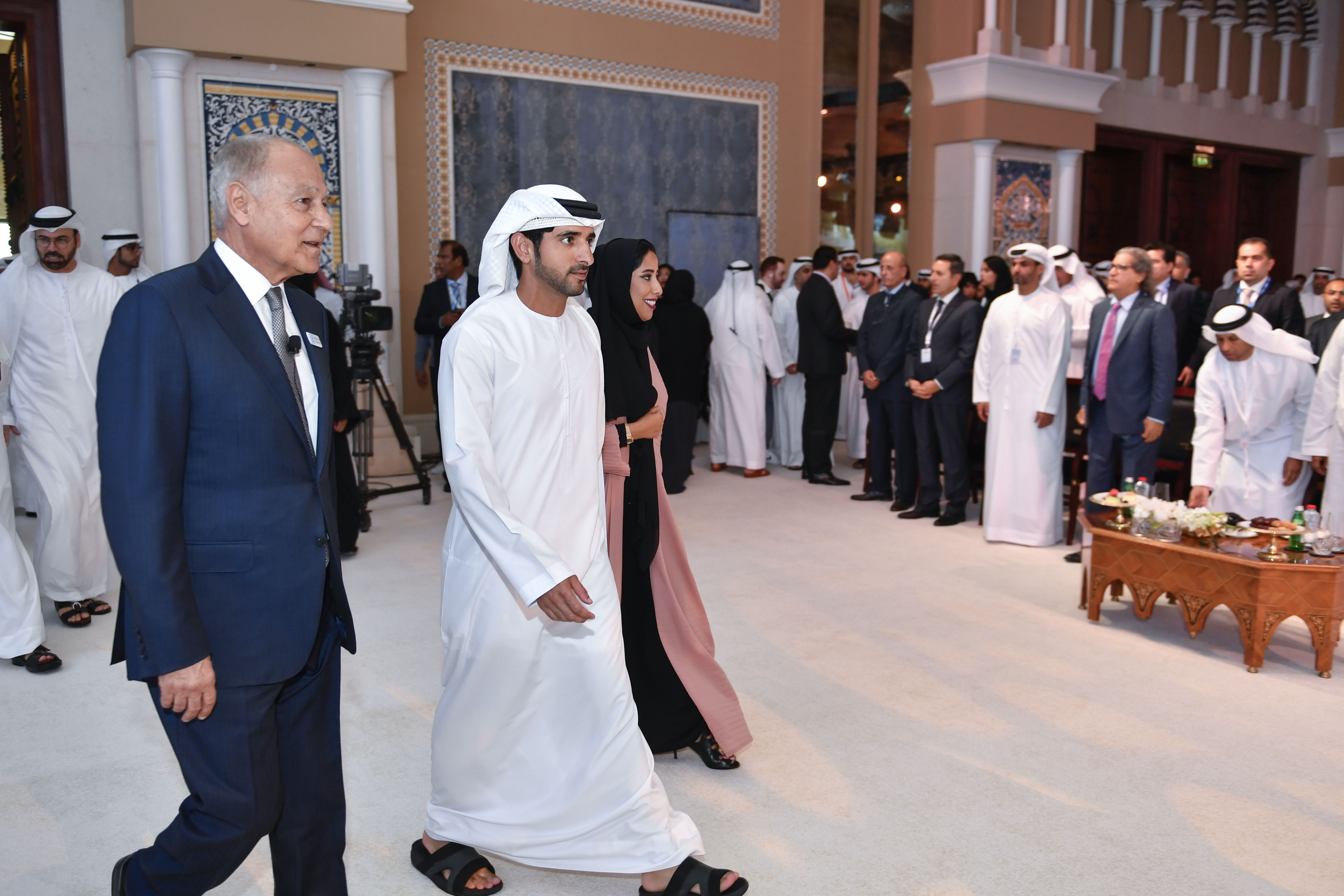 حمدان بن محمد يشهد افتتاح منتدى الإعلام العربي الـ16