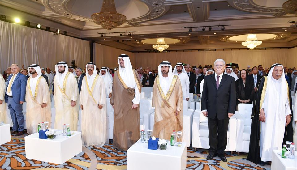 ولي عهد دبي يكرم الفائزين في الدورة الثالثة لجائزة محمد بن راشد للغة