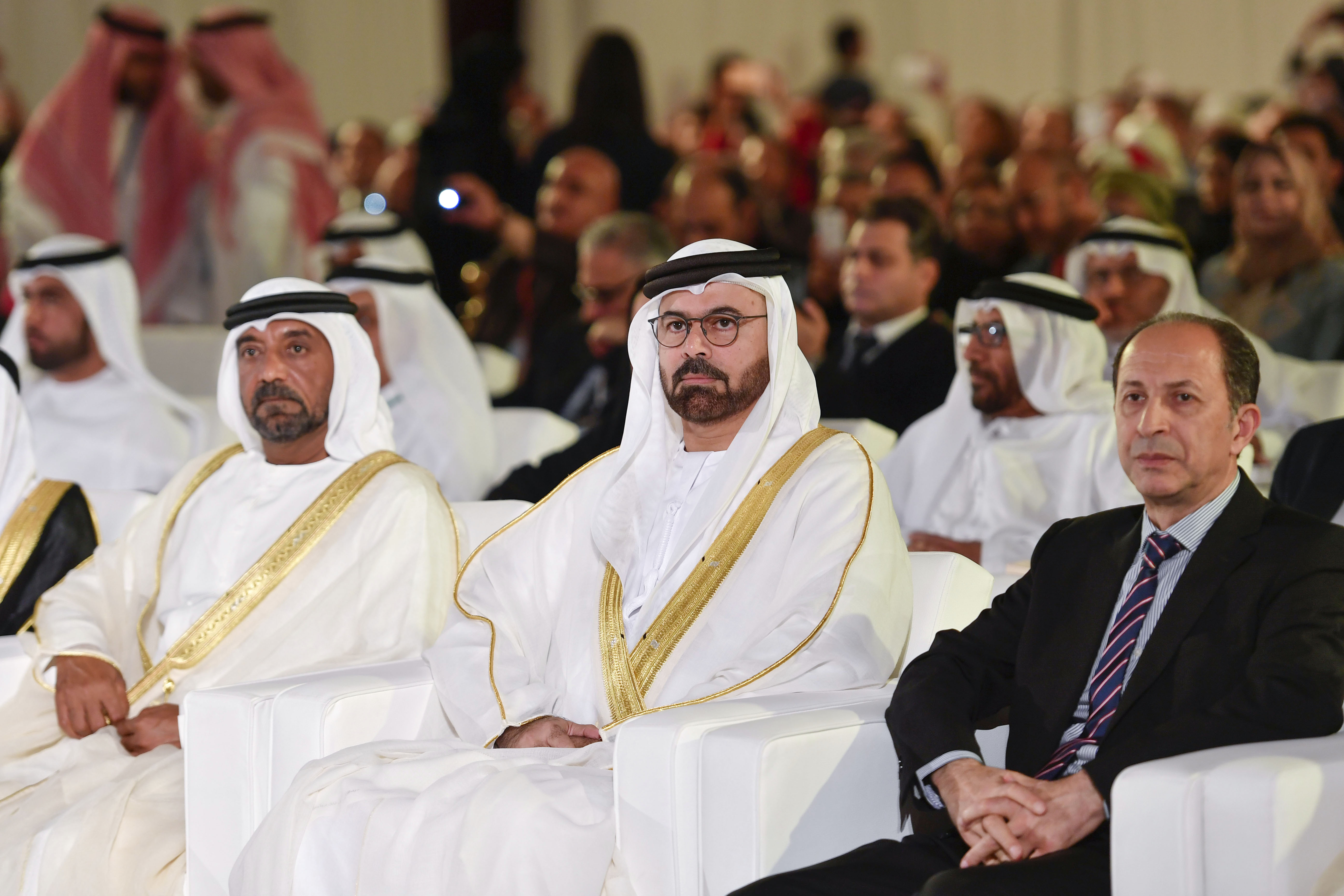 ولي عهد دبي يكرم الفائزين في الدورة الثالثة لجائزة محمد بن راشد للغة