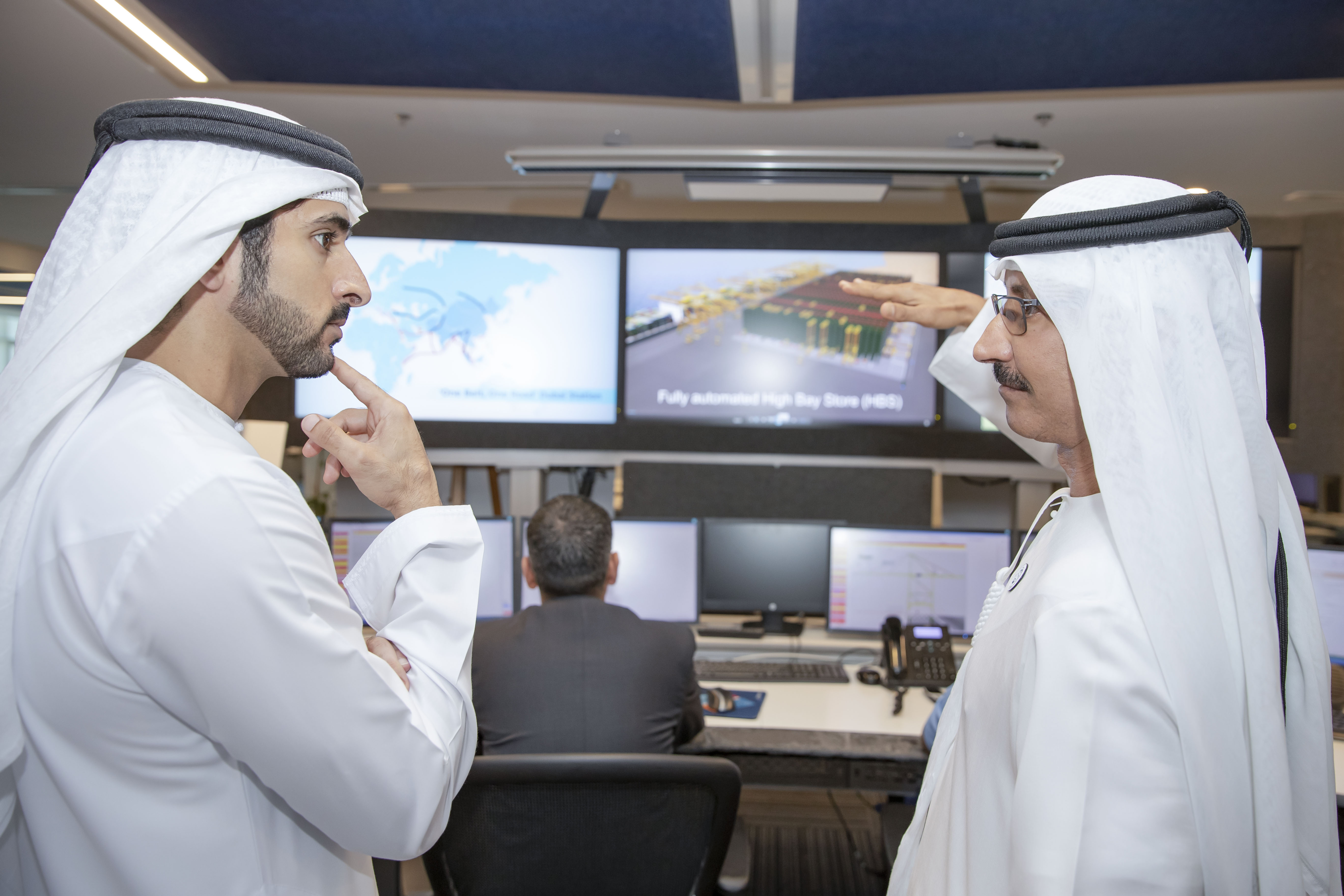 Hamdan bin Mohammed visits DP World’s facilities, inspects operations of