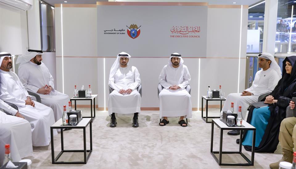 Hamdan bin Mohammed chairs Executive Council meeting at the Arabian Travel Market exhibition
