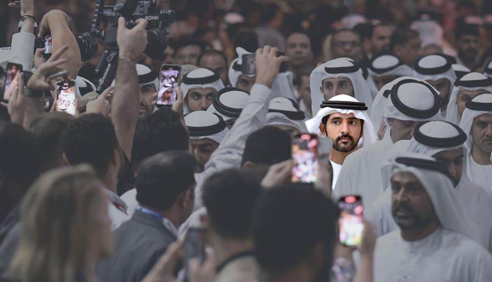 حمدان بن محمد يزور معرض سوق السفر العربي 2024