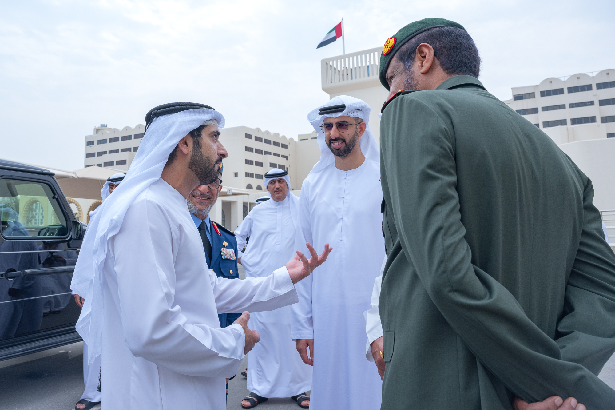 Hamdan bin Mohammed visits the UAE Ministry of Defence and reviews its operations and latest initiatives