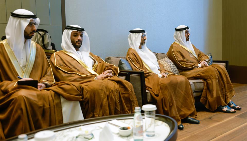 Hamdan bin Mohammed meets with Deputy Prime Minister of Uzbekistan