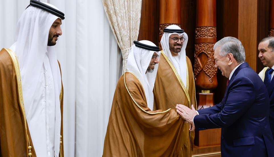 President of Uzbekistan meets with Hamdan bin Mohammed in Tashkent