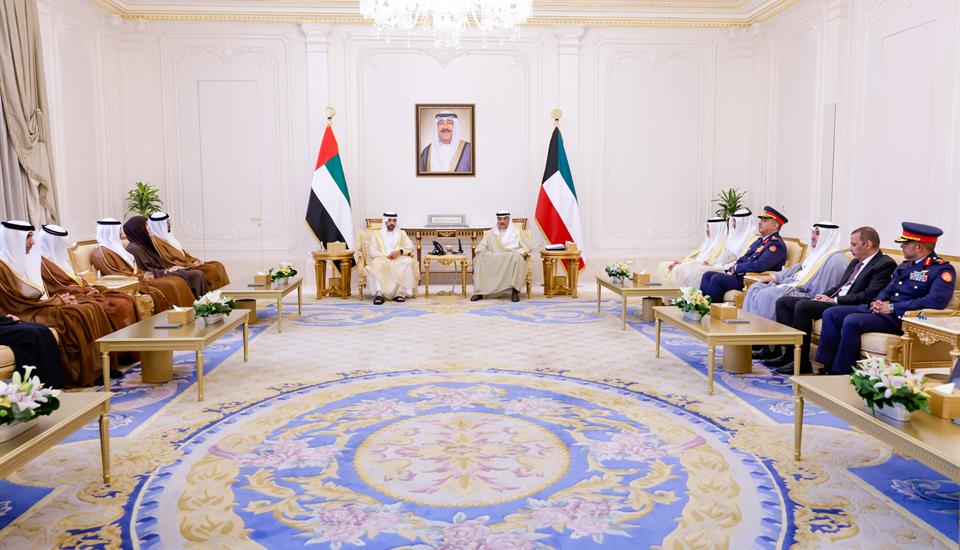 Hamdan bin Mohamed meets with the Crown Prince of Kuwait