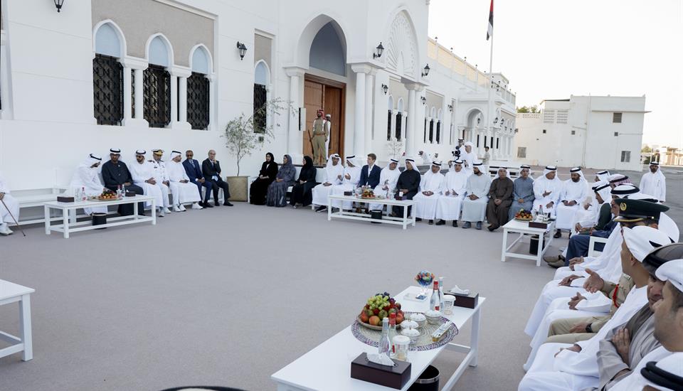 Hamdan bin Mohammed meets with members of the business and trading community