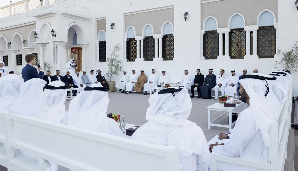 Hamdan bin Mohammed meets with members of the business and trading community