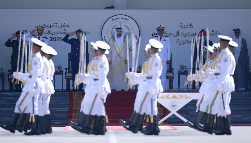 Hamdan bin Mohammed attends the graduation ceremony of Rashid bin Saeed Al Maktoum Naval College