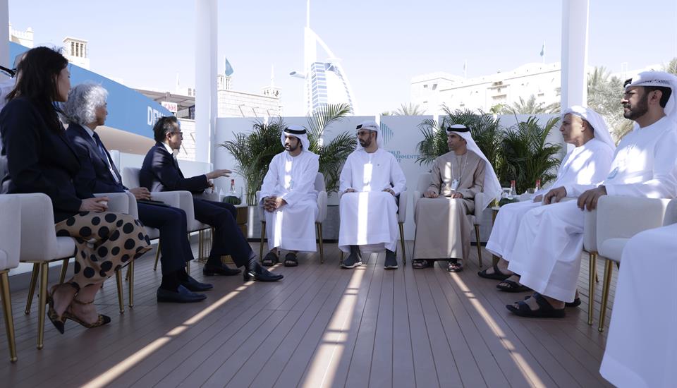 Hamdan bin Mohammed meets with Chairman of Alibaba Group