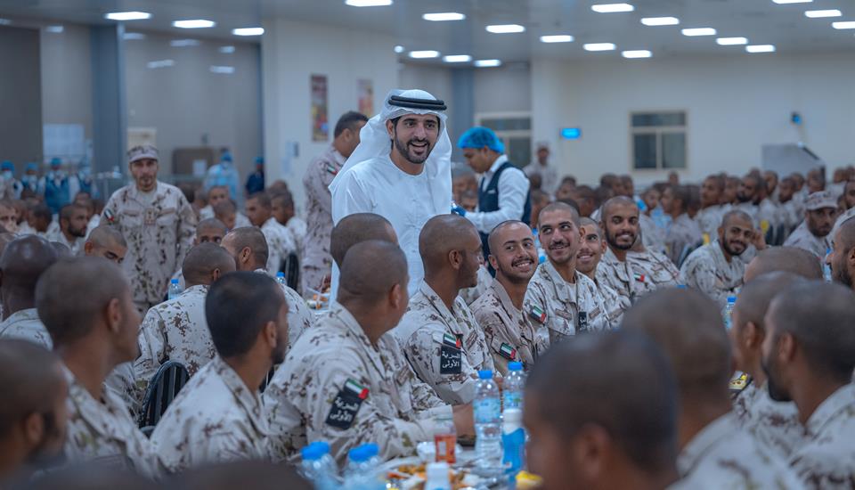 Hamdan bin Mohammed shares Iftar with national service recruits in Abu Dhabi