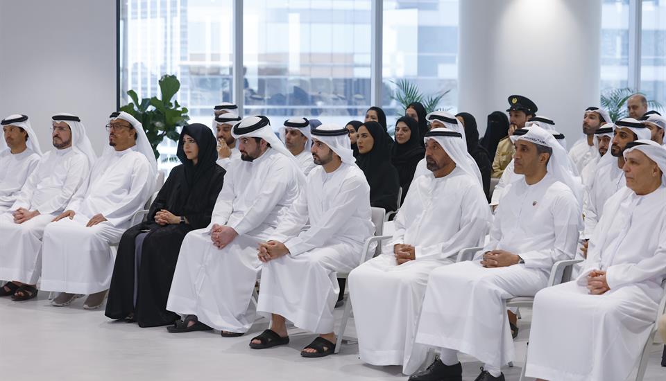 حمدان بن محمد ريادة الخدمات الحكومية منظومة متكاملة في دبي يلمس أثرها الناس في حياتهم