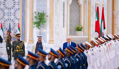 الشيخ حمدان الأخبار - جرت له مراسم استقبال رسمية في قصر الوطن، رئيس الدولة يستقبل الرئيس الأميركي