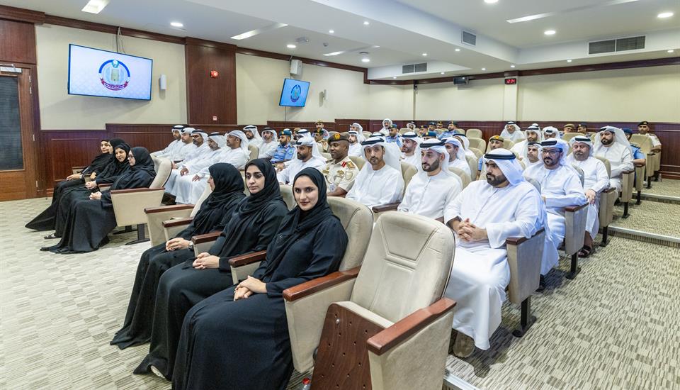 حمدان بن محمد يترأّس اجتماع مجلس الدفاع