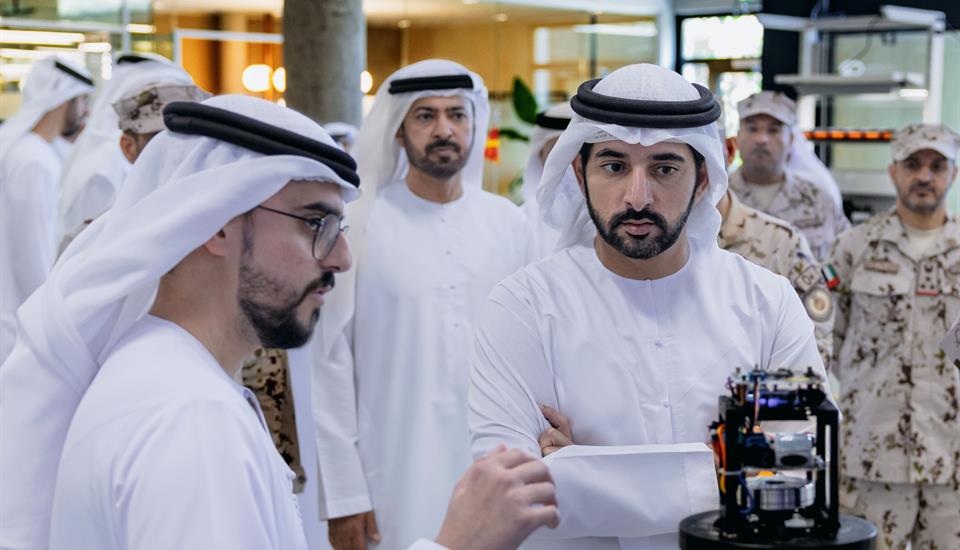 حمدان بن محمد يلتقي أكثر من 100 من منتسبي الخدمة الوطنية والاحتياطية المتميزين في برنامج النخبة