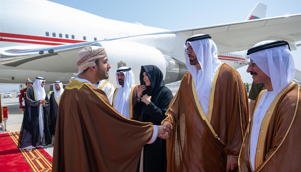 سلطان عُمان يستقبل حمدان بن محمد