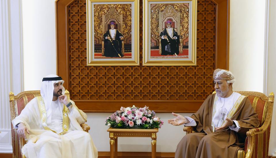 Hamdan bin Mohammed meets with Oman’s Deputy Prime Minister for Defence Affairs
